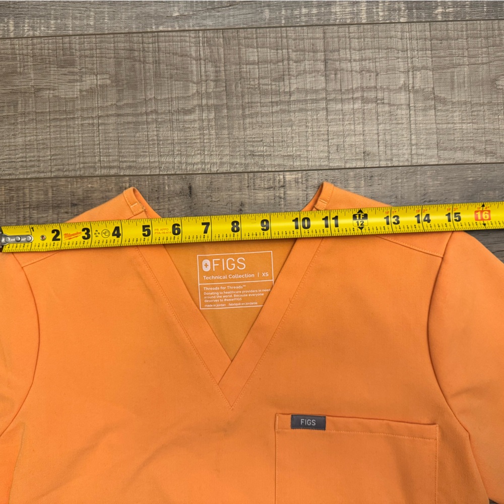 Figs Bright Orange V-Neck Scrub Top (XS) - Picture 2 of 4
